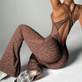 Gallery viewerに画像を読み込む, バッククロスレオパードフレアパンツフィットネスジャンプスーツ