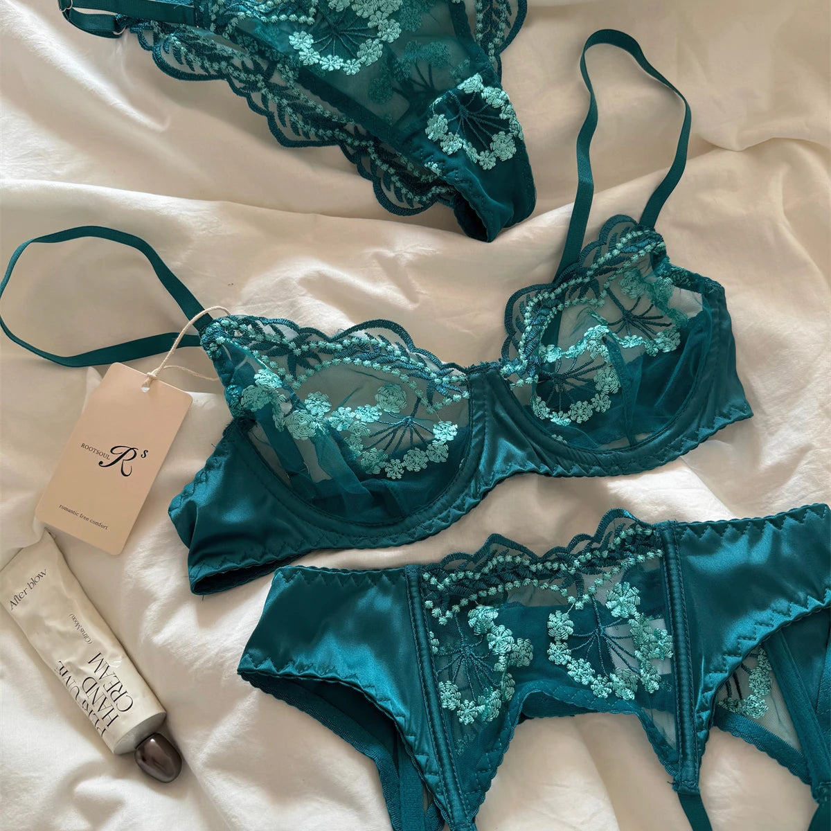 LALA グリーン レース ボディスーツ ショーツセット DeRossiグリーンサテンエレガンスレースセット ブラガーターショーツ3pcs