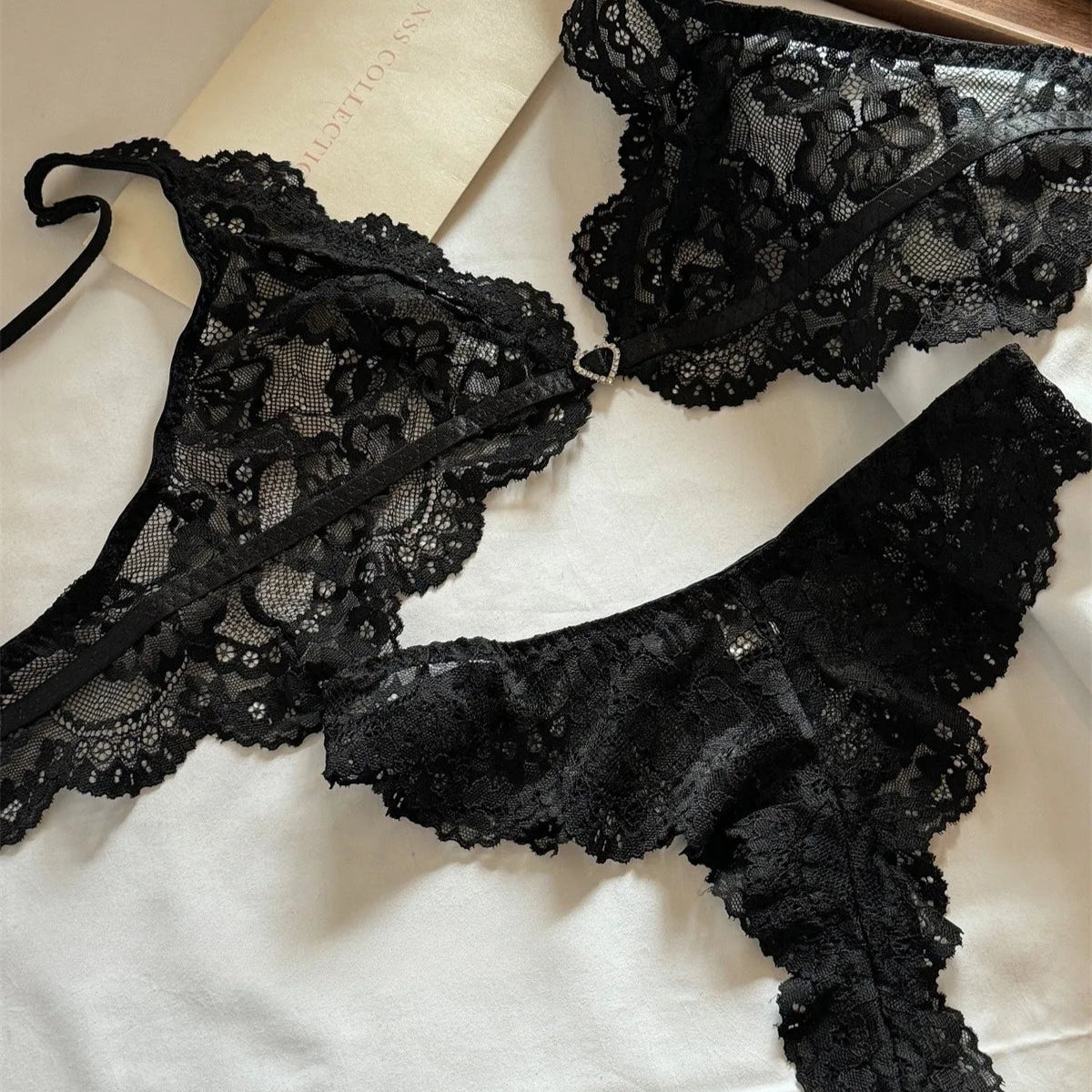 ブラックレースセンシュアルラブカップランジェリー2Pcs – DeRossi