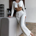 Gallery viewerに画像を読み込む, ホワイトロングスリーブクロップトップスリラックスパンツスリーブラウンジウエアセット