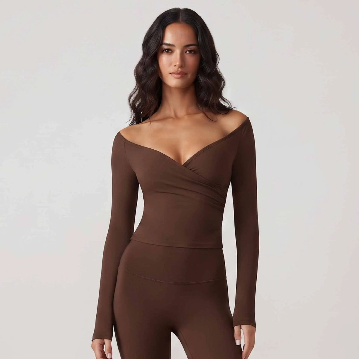 DEROSSI オフショルダーカシュクール長袖ヨガトップス ダークブラウン 商品写真 1