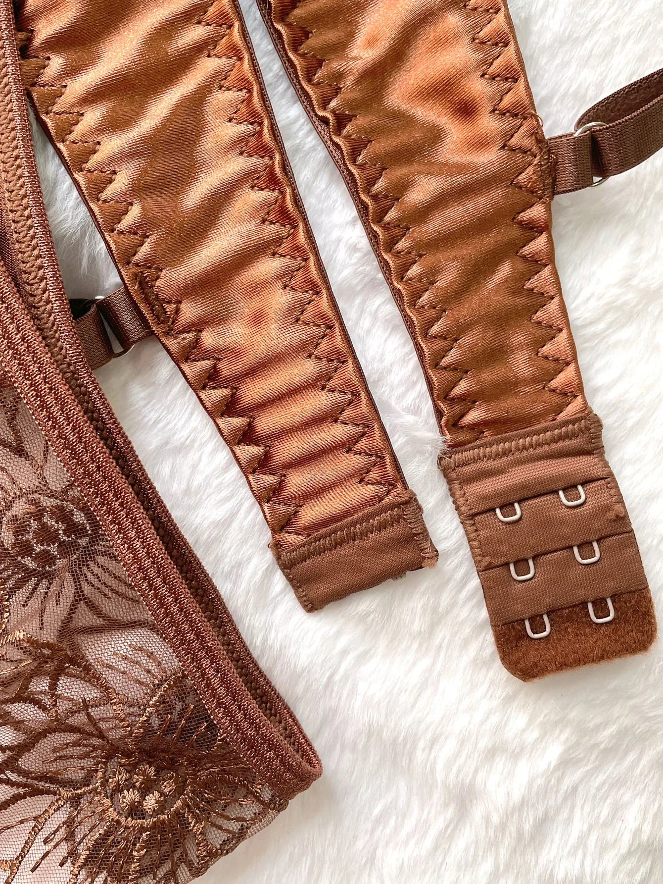 DeRossiブラウンサテンレースソリッドエレガンスブラショーツ2Pcs