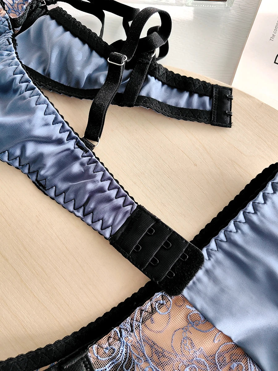 DeRossiエンブロイダリーブルーレースグラマーブラガーターショーツ3Pcs