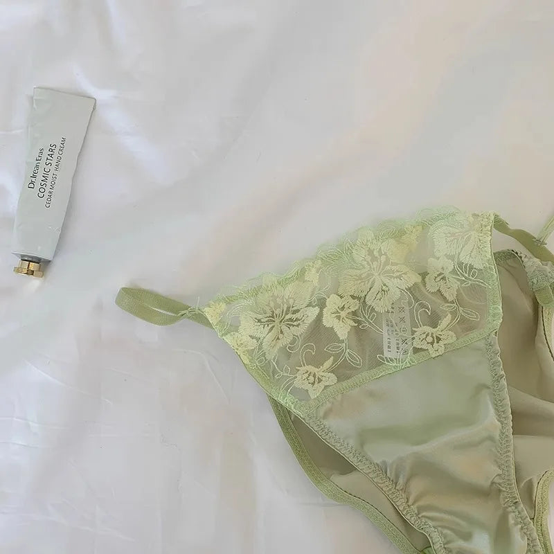 DEROSSI パウダーブルー フローラルエンブロイダリー シアー ブラショーツSET