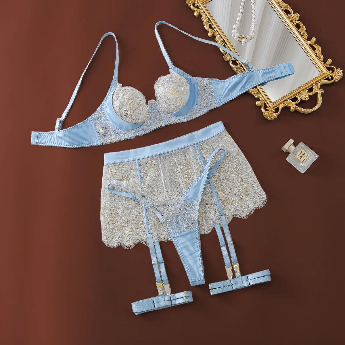 DEROSSI レーススカートガーター付き 4ピース ランジェリーセット｜ライトブルー・セット全体