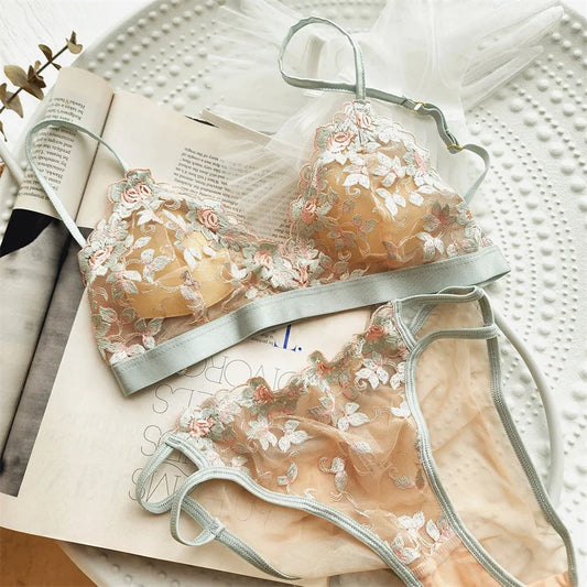 DEROSSI トライアングル フローラルエンブロイダリー シアー ブラショーツSET