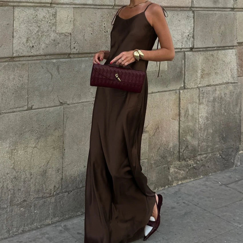 バックレスリーズサテンブラウンサマーストラップスリーブレスロングドレス