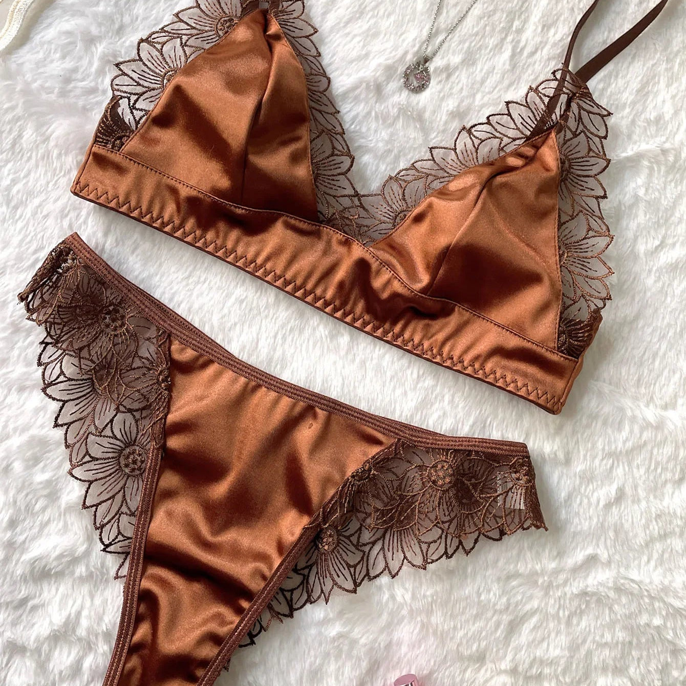 DeRossiブラウンサテンレースソリッドエレガンスブラショーツ2Pcs