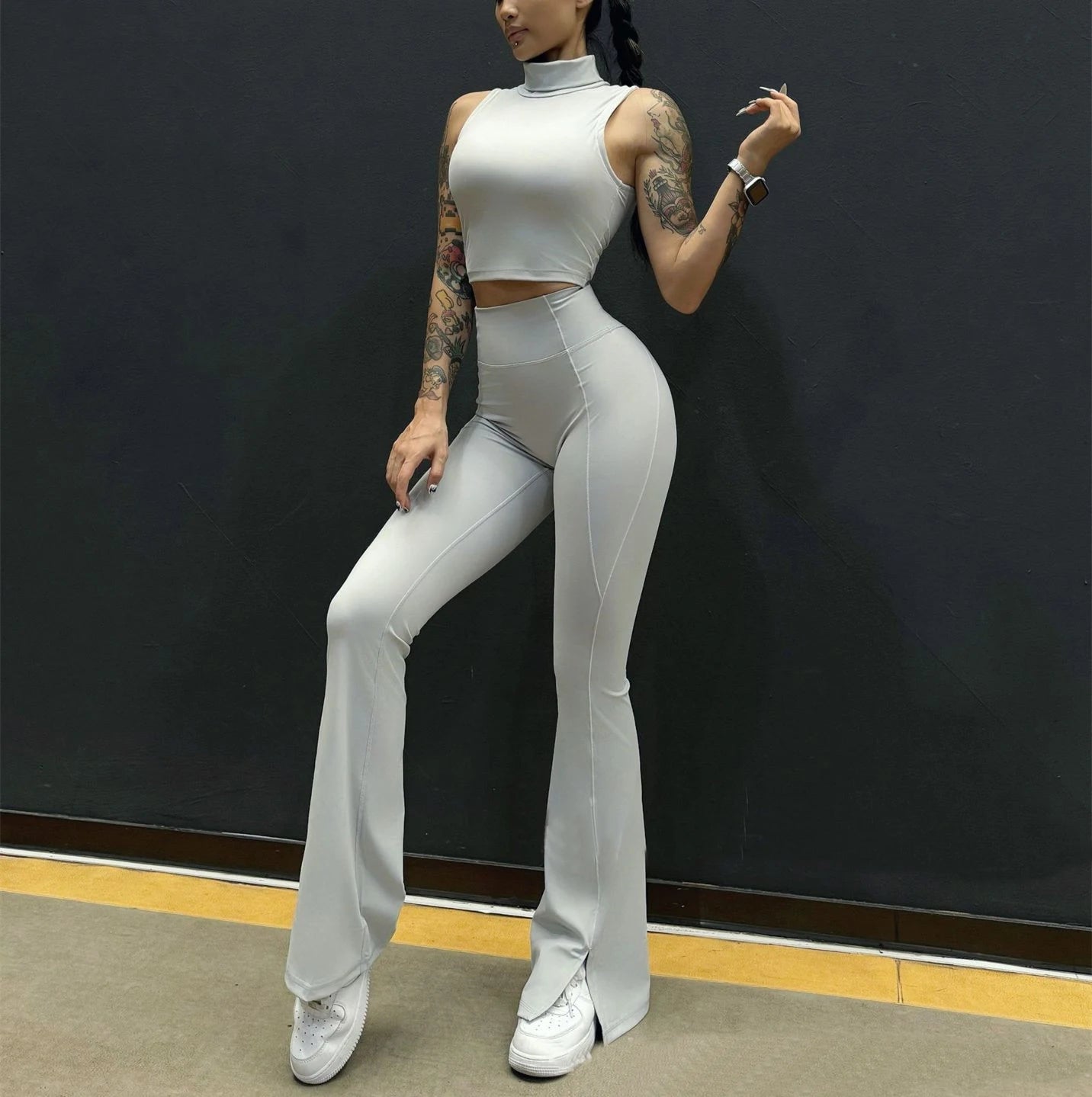 ラインデザインクロップ＆フレアセットアップ2pcs