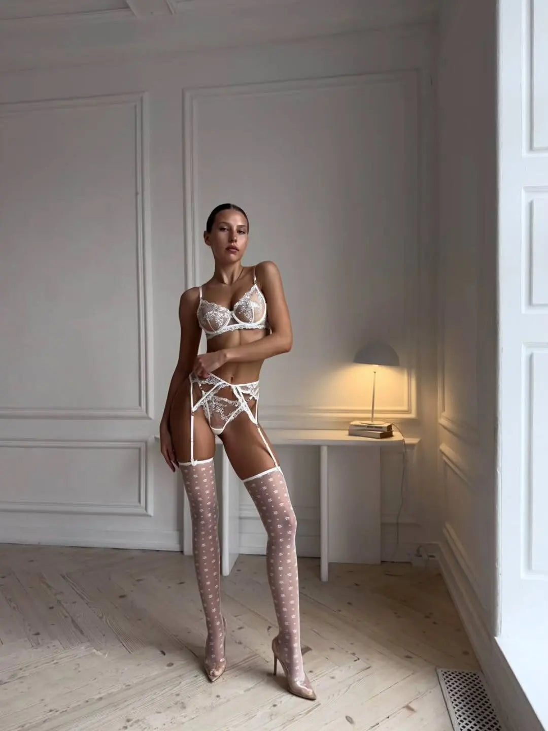 DEROSSI フローラルエンブロイダリー ブライダルガーターランジェリー4点SET