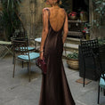 Gallery viewerに画像を読み込む, バックレスリーズサテンブラウンサマーストラップスリーブレスロングドレス
