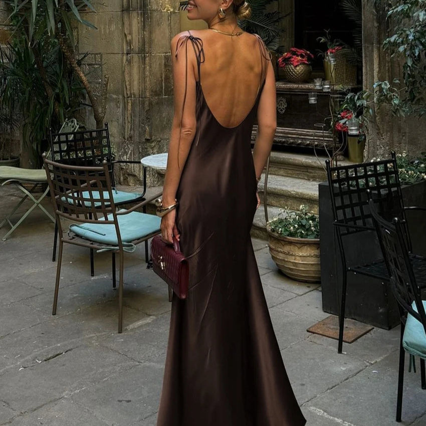バックレスリーズサテンブラウンサマーストラップスリーブレスロングドレス