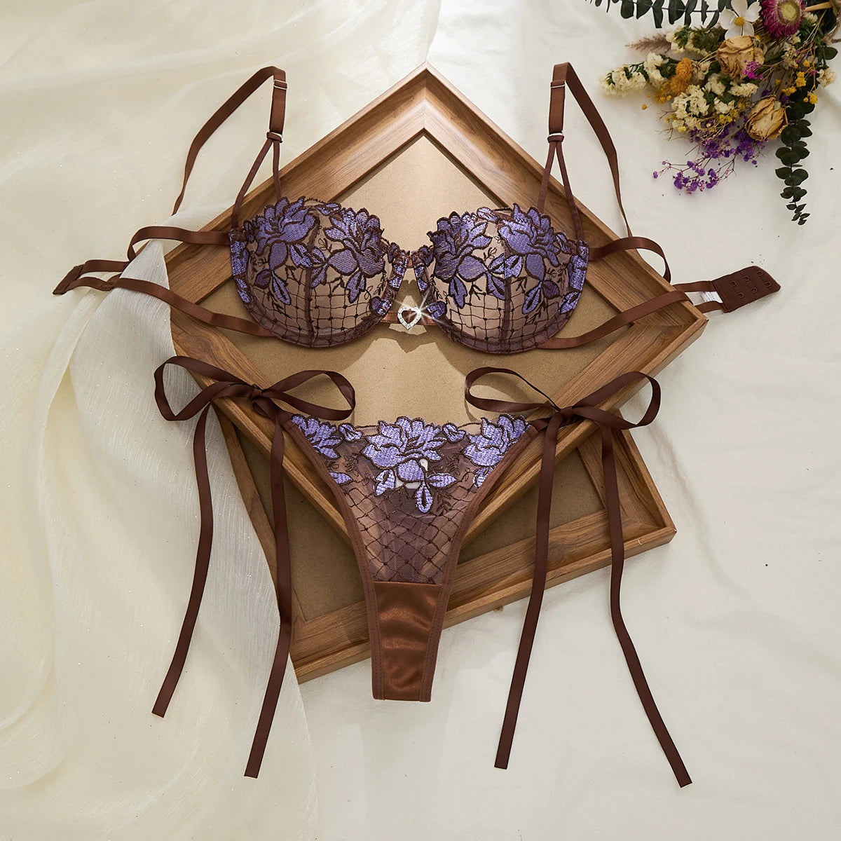 LINGERIE