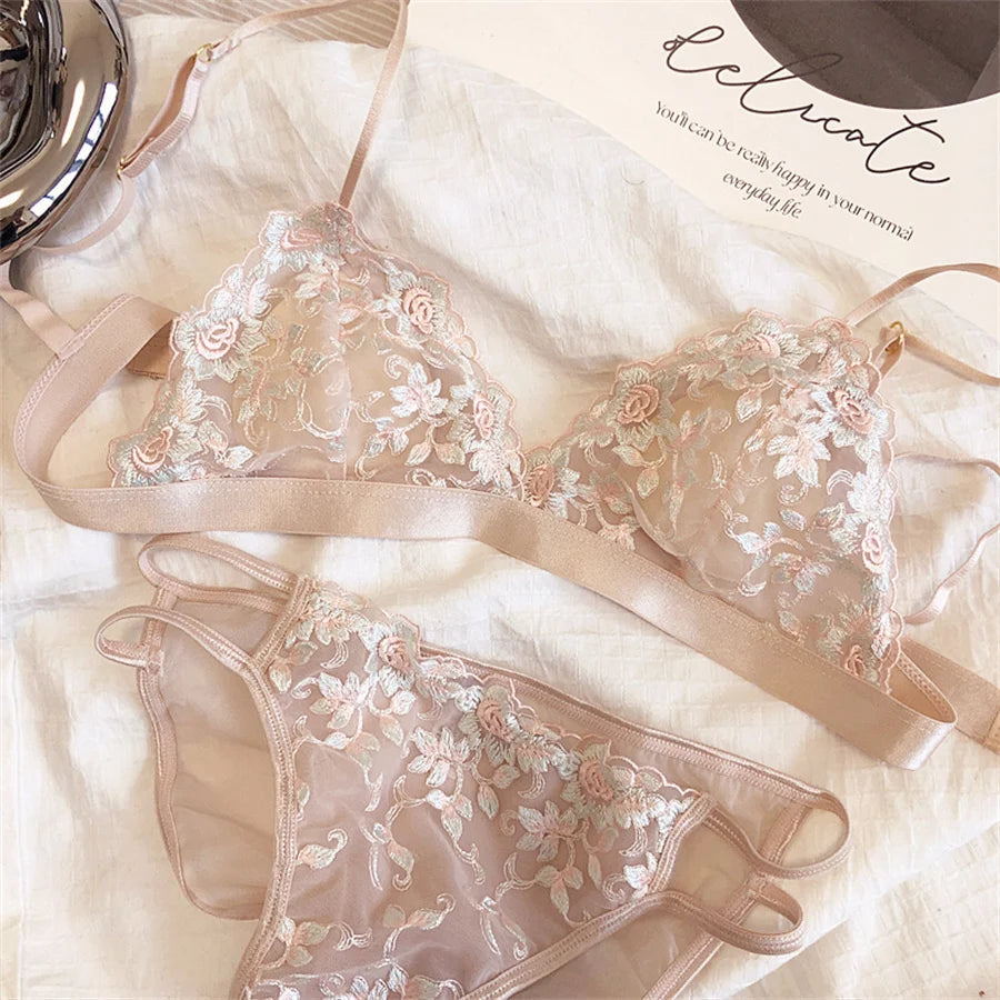 DEROSSI トライアングル フローラルエンブロイダリー シアー ブラショーツSET