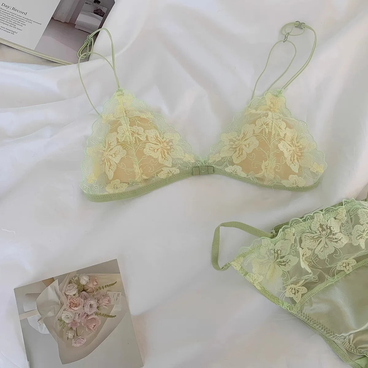 DEROSSI パウダーブルー フローラルエンブロイダリー シアー ブラショーツSET