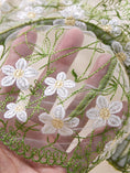 Gallery viewerに画像を読み込む, DEROSSI セージグリーン小花刺繍 ブラ＆Tバックセット セージグリーン 商品写真5
