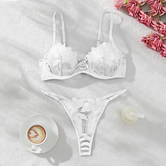 DeRossi フローラルエンブロイダリー サテンメッシュ ブラショーツSET