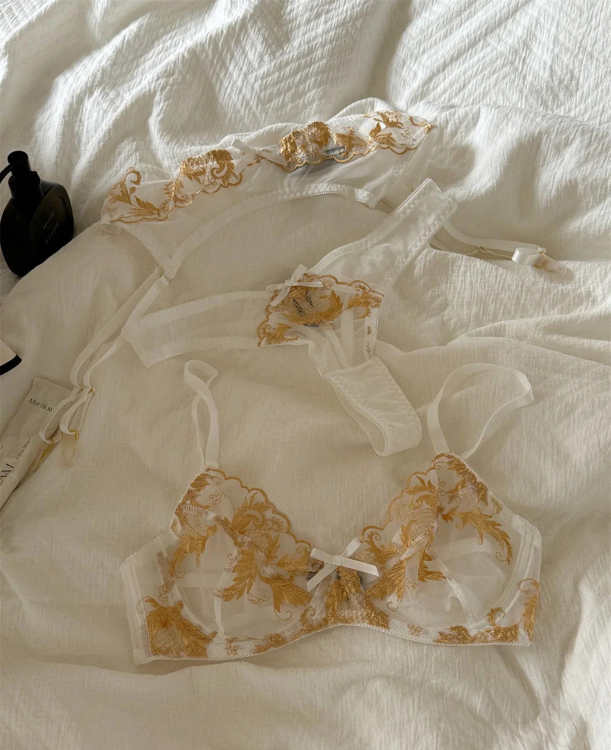 DeRossi ホワイトシアーレース・スカルプトリフトランジェリー 3セット